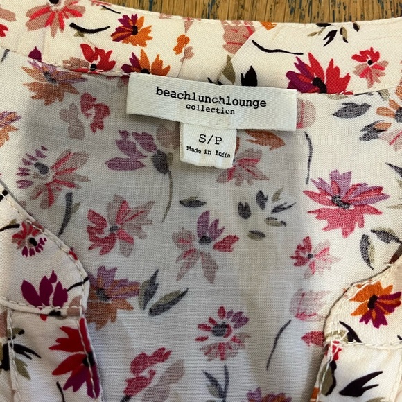 Beachlunchlounge floral blouse size S - Picture 2 of 9